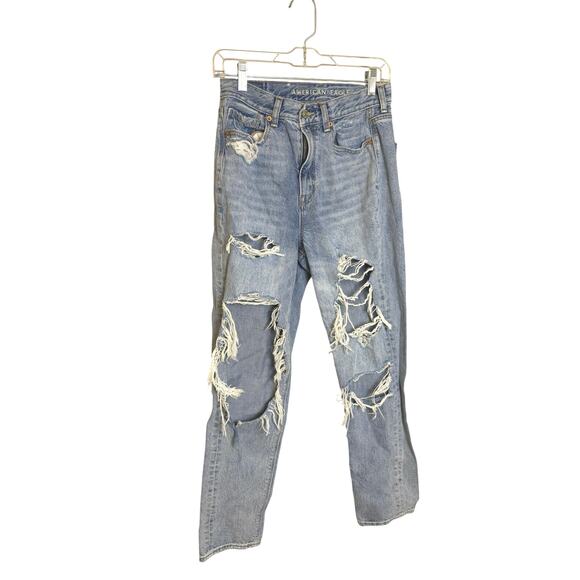 American Eagle Women’s Light Wash Distressed Highest Mom Jean W27 - Picture 1 of 4